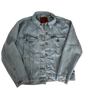 Levi’s Classic Light Wash Denim Jean Jacket Women’s S Trucker Minimalist